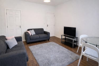 4 bed house, Pinner Road, Sharrowvale, Sheffield, S118UG - Image 1