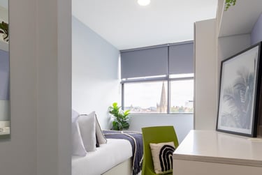 Silver Ensuite at Archer House, Castle Gate, Lace Market, Nottingham, NG17AW - Image 3