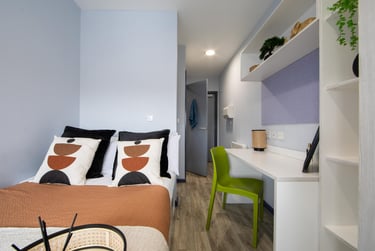 Silver Ensuite at Archer House, Castle Gate, Lace Market, Nottingham, NG17AW - Image 4