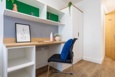 Gold Ensuite - Image 2