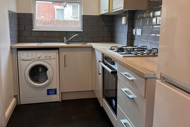 4 bed house, Shoreham Street, Heeley, Sheffield, S24FB - Image 2