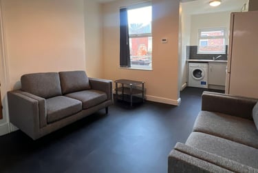 4 bed house, Shoreham Street, Heeley, Sheffield, S24FB - Image 1