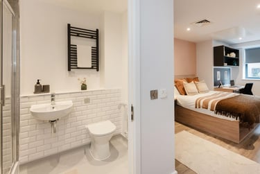 Accessible Studio at Headrow Court, Park Cross Street, Hyde Park, Leeds, LS12QJ - Image 1