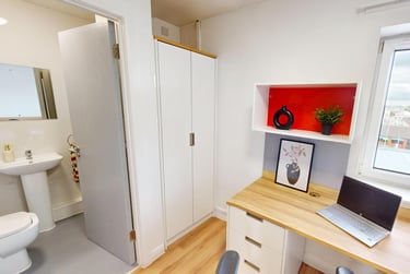 Bronze Ensuite at MSV South, 357a Great Western Street, Fallowfield, Manchester, M144AH - Image 2