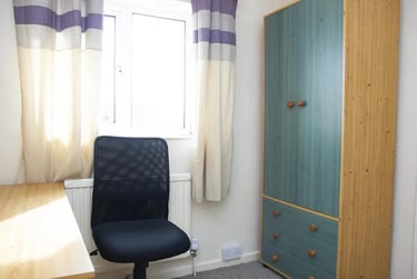 4 bed house, Hermitage Road, City Centre, Loughborough, LE114PB - Image 4