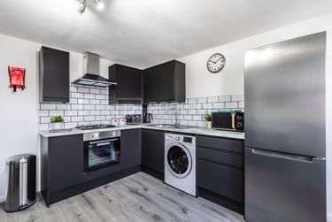 2 bed house, Queens Road, Hyde Park, Leeds, LS61HY - Image 3