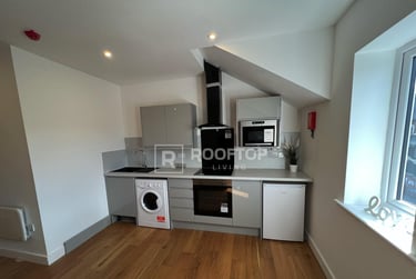 2 bed house, Royal Park Road, Hyde Park, Leeds, LS61FR - Image 3