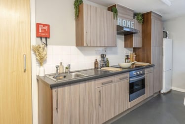 Classic 5 Bed Ensuite Accessible at The Pinnacles, Broad Street, City Centre, Sheffield, S25AR - Image 2