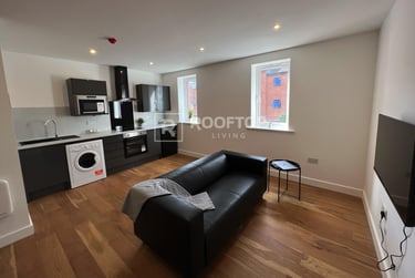 2 bed house, Royal Park Road, Hyde Park, Leeds, LS61FR - Image 2