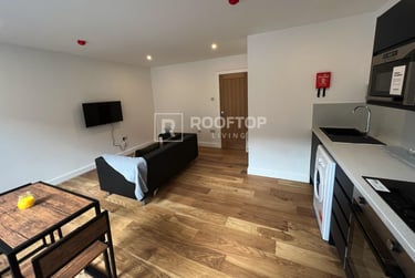 2 bed house, Royal Park Road, Hyde Park, Leeds, LS61FR - Image 2