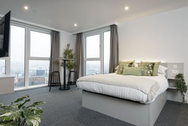 true Sky Superior Studio at true Sheffield, 12 Tenter Street, City Centre, Sheffield, S14XF - Image 2