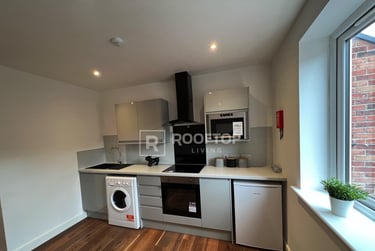 2 bed house, Royal Park Road, Hyde Park, Leeds, LS61FR - Image 2