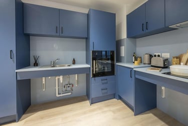 Large Premium Studio - Image 3