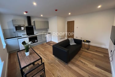 2 bed house, Royal Park Road, Hyde Park, Leeds, LS61FR - Image 1