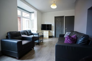 6 bed house, Royland Road, City Centre, Loughborough, LE112EH - Image 1