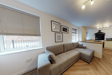 6 bed house, Havelock Street, City Centre, Loughborough, LE115DH - Image 1