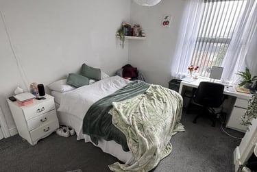 7 bed house, Harlaxton Drive, Lenton, Nottingham, NG71JE - Image 1