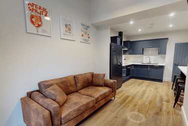 6 bed house, Oaklands Avenue, City Centre, Loughborough, LE113JF - Image 1