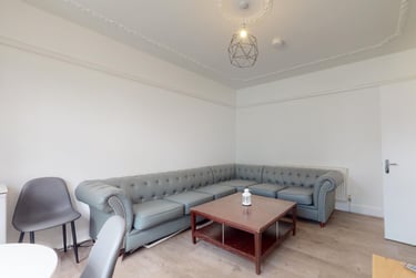 6 bed house, Storer Road, City Centre, Loughborough, LE115EQ - Image 1