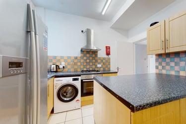 6 bed house, Storer Road, City Centre, Loughborough, LE115EQ - Image 4