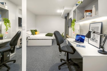 True Superior Apartment at true Leicester, 3 Humberstone Road, Lee Circle, Leicester, LE53AS - Image 1