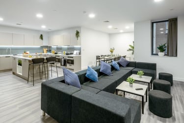 True Superior Apartment at true Leicester, 3 Humberstone Road, Lee Circle, Leicester, LE53AS - Image 7
