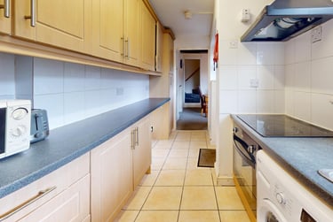 2 bed house, Albert Street, City Centre, Loughborough, LE112DW - Image 2