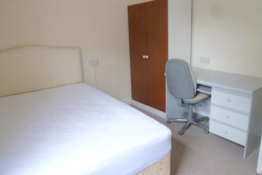 4 bed house, Ripon Street, Victoria Park, Leicester, LE21LW - Image 1