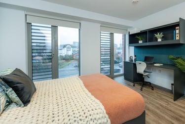 Deluxe Studio - Image 2