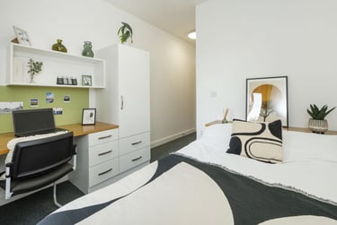 Classic Ensuite - Image 1