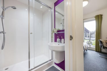 Classic Ensuite - Image 3