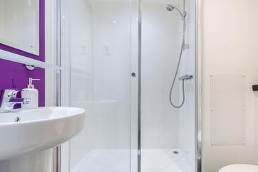 Classic Ensuite - Image 4