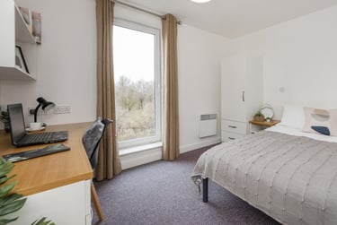 Premium Ensuite with View - Image 1