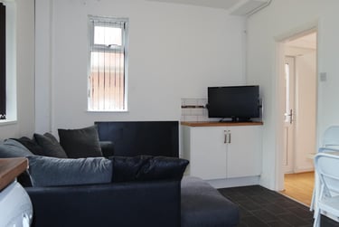 3 bed house, Oaklands Avenue, City Centre, Loughborough, LE113JF - Image 3