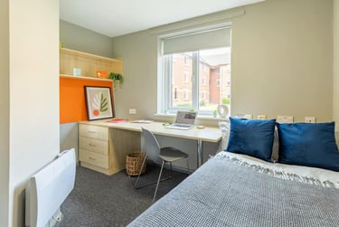 Classic 3 Bed Flat at Calthorpe Court, Pershore Road, Edgbaston, Birmingham, B57QF - Image 1