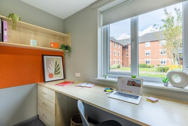 Classic 3 Bed Flat at Calthorpe Court, Pershore Road, Edgbaston, Birmingham, B57QF - Image 3