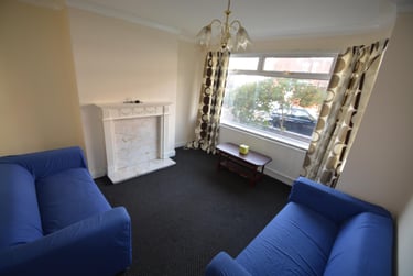 3 bed house, Ash Gardens, Headingley, Leeds, LS63LD - Image 1