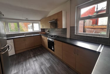 4 bed house, Dennistead Crescent, Headingley, Leeds, LS63PU - Image 2
