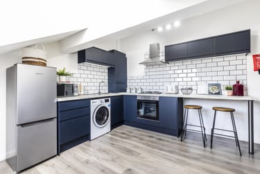 2 bed house, Queens Road, Hyde Park, Leeds, LS61HU - Image 3