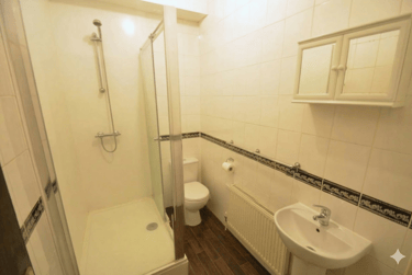 8 bed house, Belle Vue Road, Hyde Park, Leeds, LS31HF - Image 8