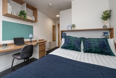 Gold Ensuite at The Elements, Bramall Lane, City Centre, Sheffield, S24FQ - Image 1