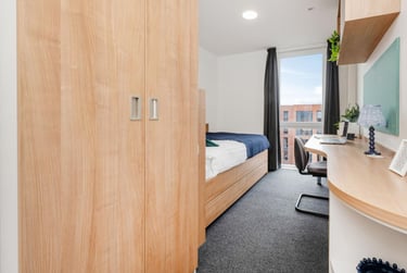 Gold Ensuite at The Elements, Bramall Lane, City Centre, Sheffield, S24FQ - Image 3