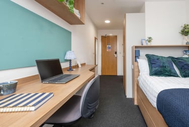 Gold Ensuite at The Elements, Bramall Lane, City Centre, Sheffield, S24FQ - Image 2