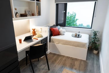 Club Ensuite at Palamon Court, Rhodaus Town, City Centre, Canterbury, CT12YA - Image 1