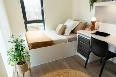 Club Ensuite at Currus Court, Rhodaus Town, City Centre, Canterbury, CT12RH - Image 1