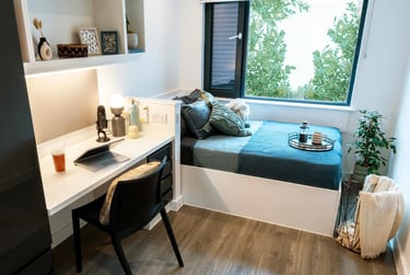 Luxe Ensuite at Rhodaus Court, Rhodaus Town, City Centre, Canterbury, CT12RJ - Image 2