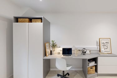 Deluxe Studio - Image 1