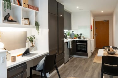 Luxe Studio at Palamon Court, Rhodaus Town, City Centre, Canterbury, CT12YA - Image 4