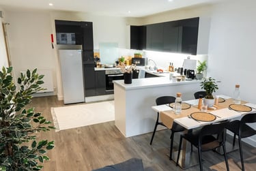 Club Ensuite at Palamon Court, Rhodaus Town, City Centre, Canterbury, CT12YA - Image 3