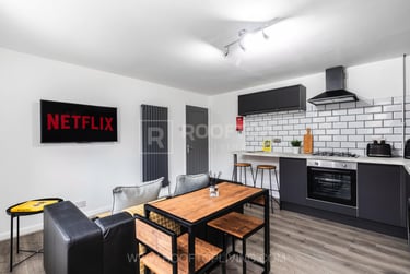 2 bed house, Royal Park Road, Hyde Park, Leeds, LS61HW - Image 4